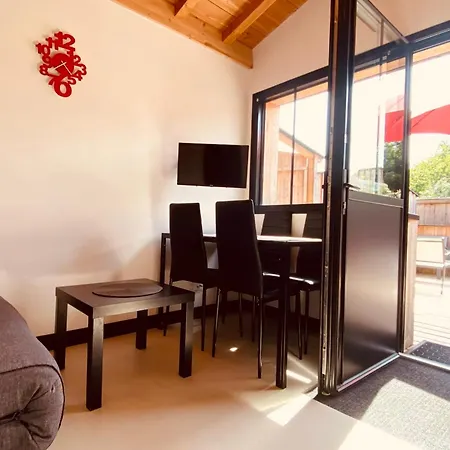 Magnificent House With Terrace In 酒店
