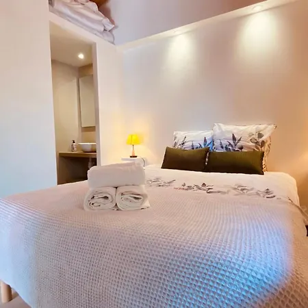 Magnificent House With Terrace In 酒店