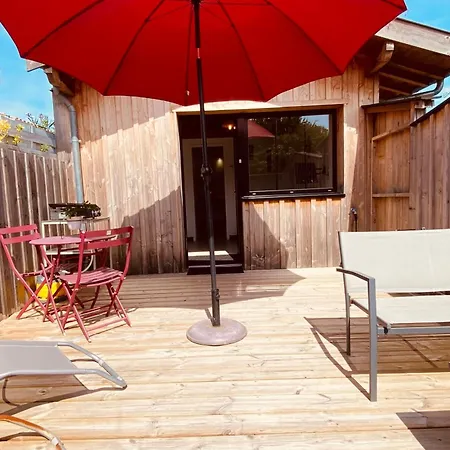 酒店 Magnificent House With Terrace In *